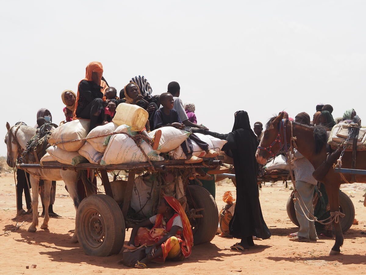 Soudan : après une année de guerre, les violences et la famine entraînent des déplacements de population exceptionnels